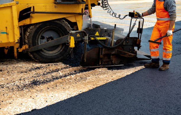 Best Asphalt Driveway Installation  in New Hempstead, NY